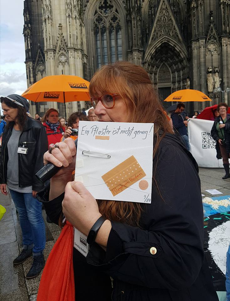 Pflegenotstand_Pflasterzuwenig.jpg
